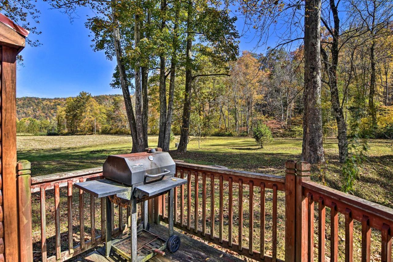 Rural Cabin Hideaway With Fire Pit And Mtn Views! Parsons Zewnętrze zdjęcie
