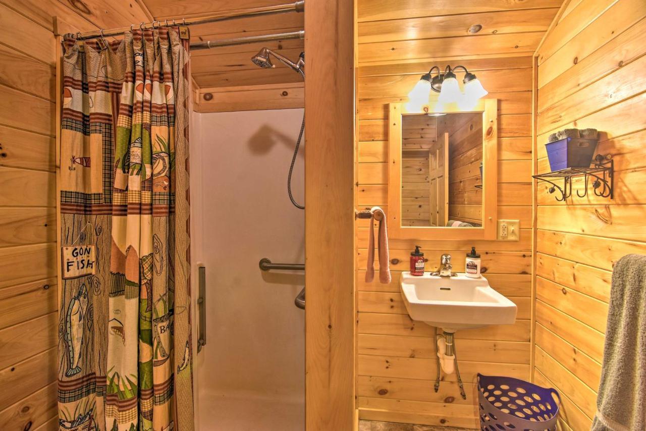 Rural Cabin Hideaway With Fire Pit And Mtn Views! Parsons Zewnętrze zdjęcie